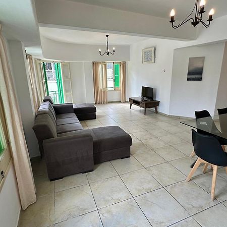 Private Room In Shared Flat Nikosia Bagian luar foto